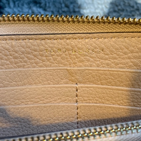 Tory Burch Wallet - Picture 4 of 6